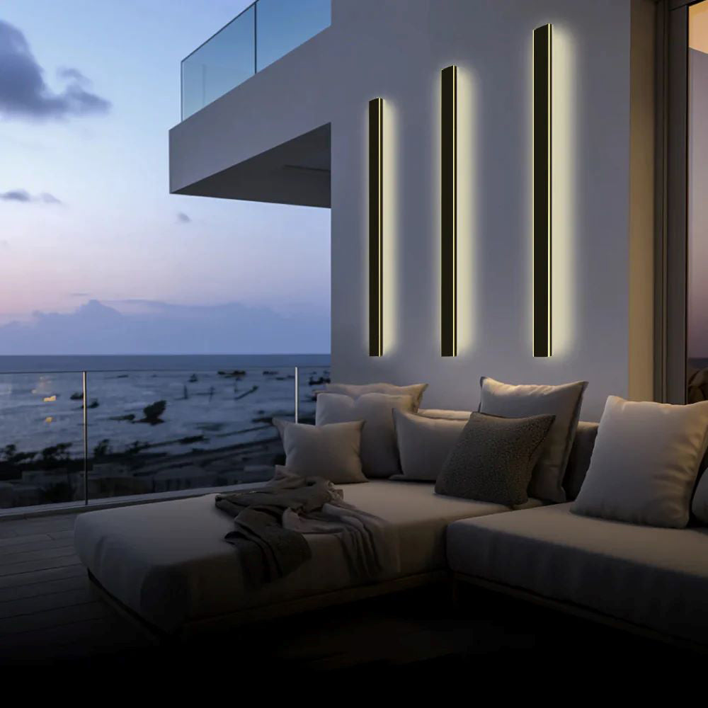 Architectural Vertical LED Wall Light – view 2 | BROKLEN