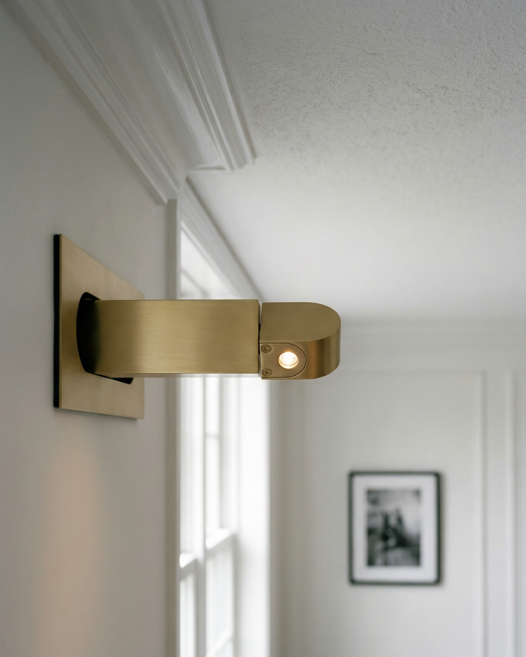 Semi-Circle LED Wall Light – view 2 | BROKLEN