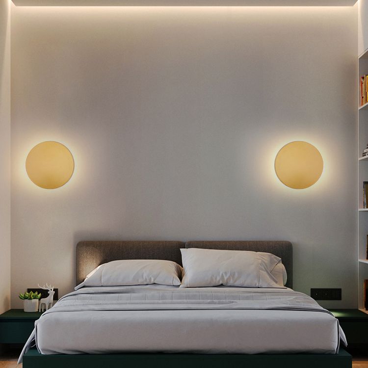 Minimalist Round Halo LED Wall Sconce – view 2 | BROKLEN