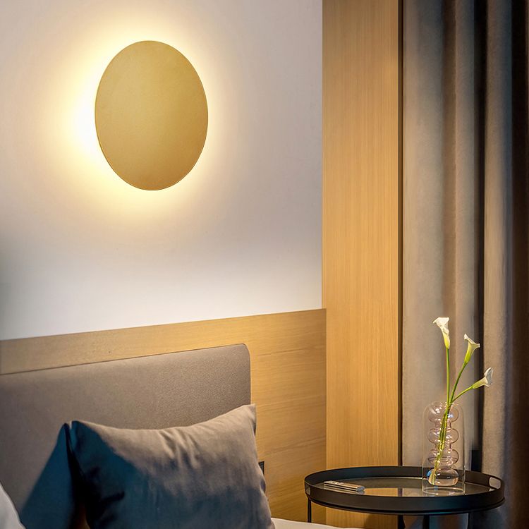 Minimalist Round Halo LED Wall Sconce – view 6 | BROKLEN