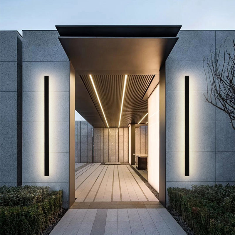 Architectural Vertical LED Wall Light – view 4 | BROKLEN