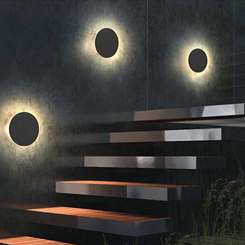 Minimalist LED Wall Sconce – view 2 | BROKLEN