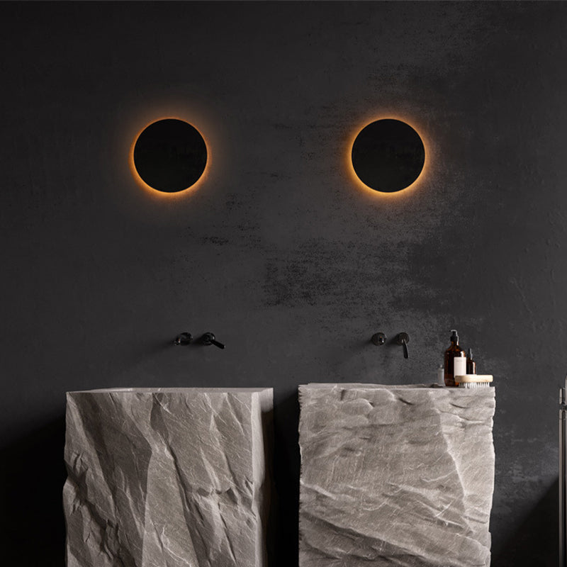 Minimalist LED Wall Sconce – view 3 | BROKLEN