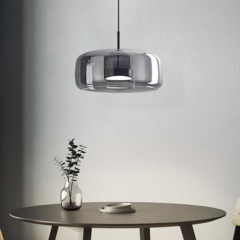 Modern Glass Pendant Light with Brass Details – view 11 | BROKLEN