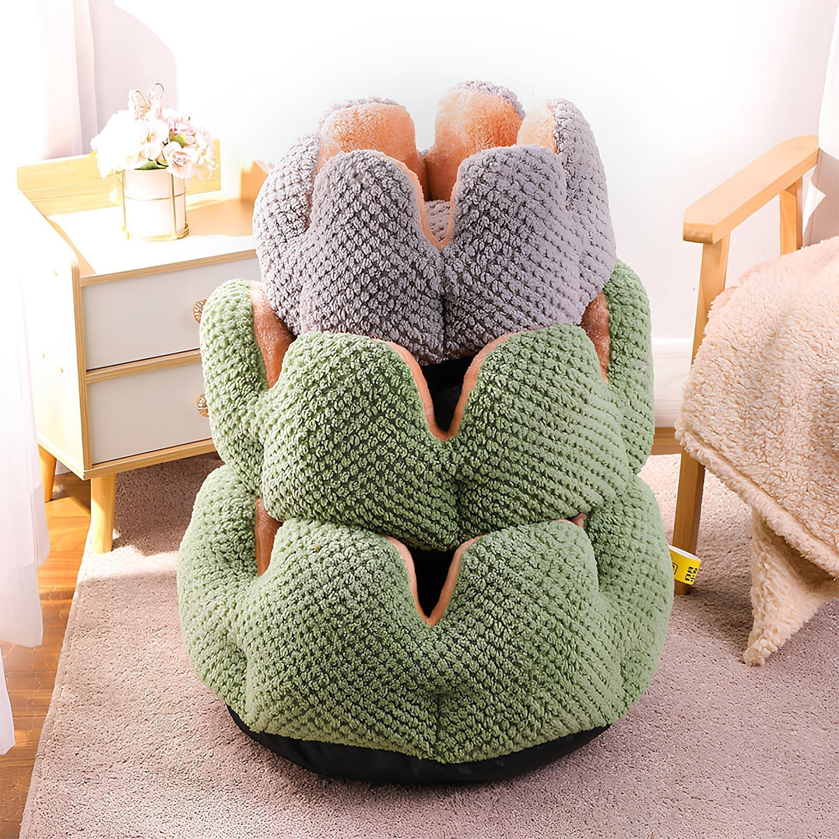 Cactus Pet Bed – Soft Plush with Cozy Enclosed Design for Cats & Small Dogs | BROKLEN - view 3
