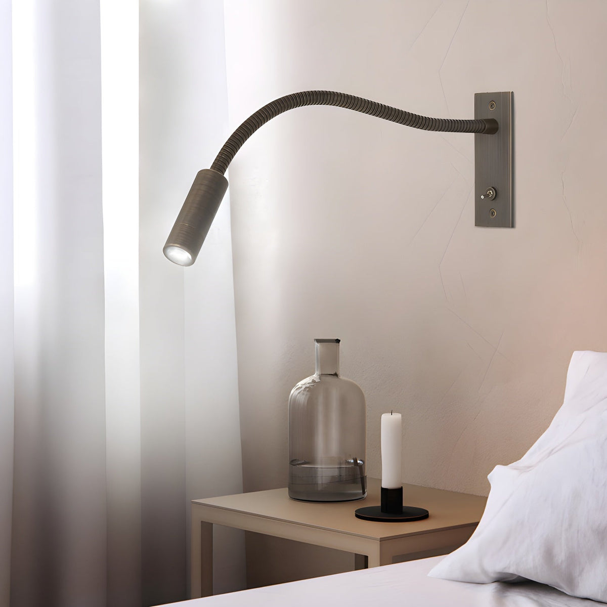 Flexible Gooseneck Reading Wall Light – view 4 | BROKLEN