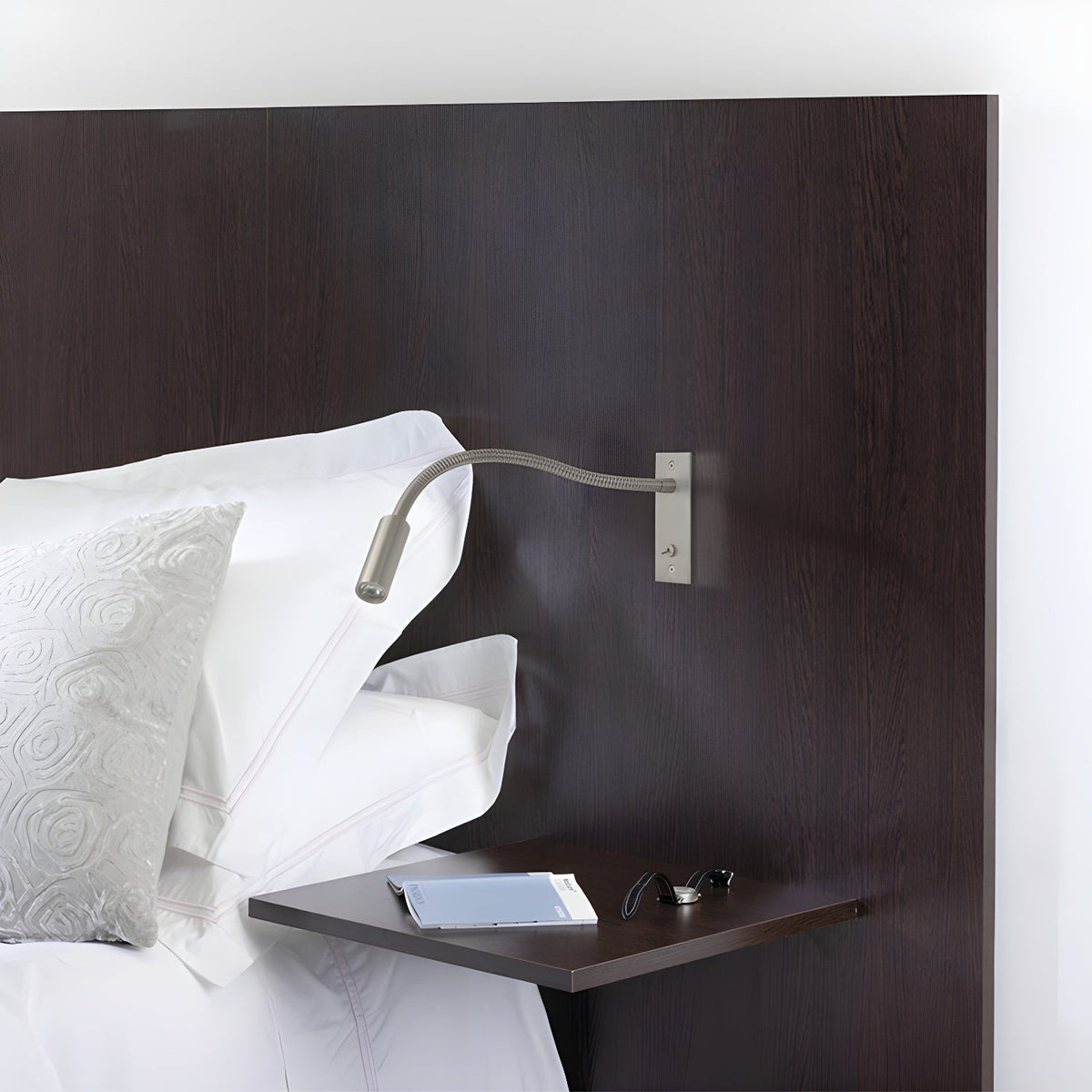 Flexible Gooseneck Reading Wall Light – view 5 | BROKLEN
