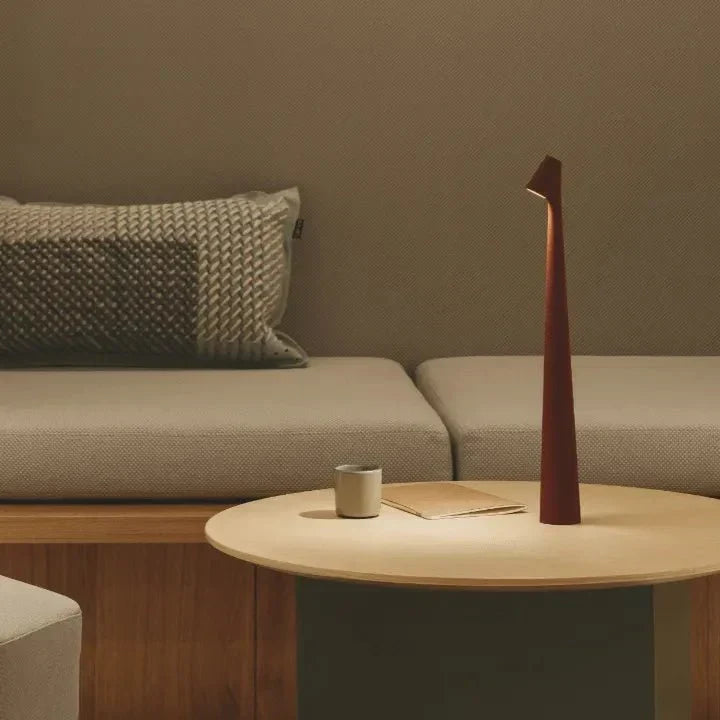 Minimalist Beam LED Table Lamp – view 16 | BROKLEN
