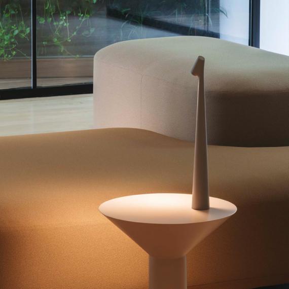 Minimalist Beam LED Table Lamp – view 20 | BROKLEN