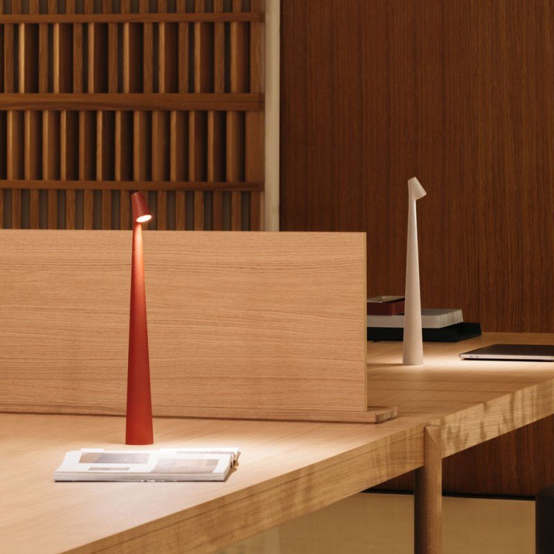 Minimalist Beam LED Table Lamp – view 18 | BROKLEN