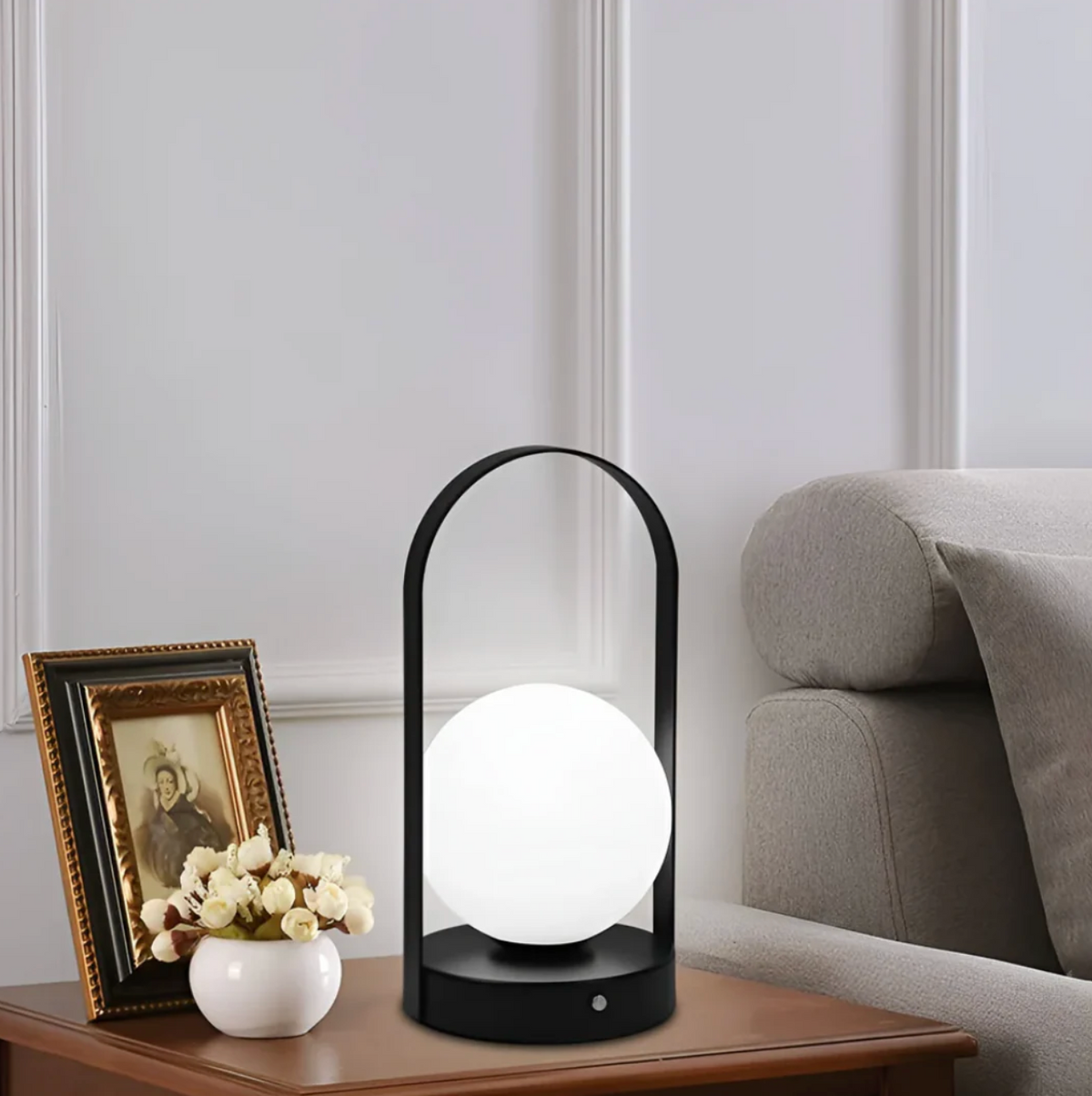LED Globe Table Lamp – view 2 | BROKLEN