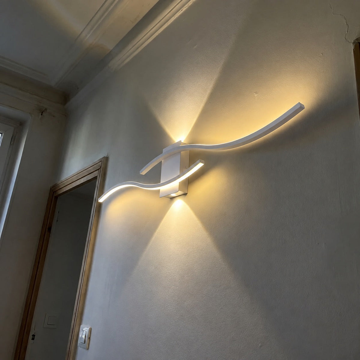 Wave LED Wall Light, Modern Minimalist Design – view 36 | BROKLEN