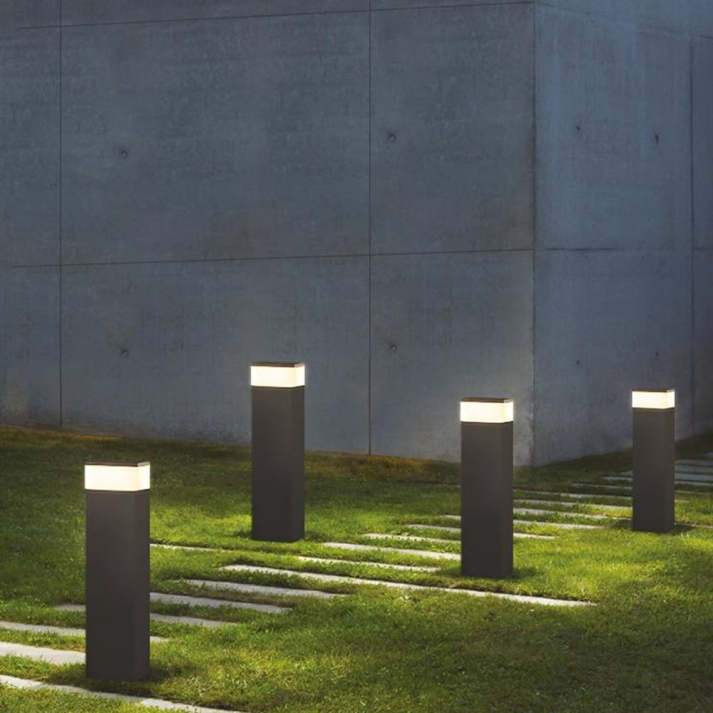 Solar Garden Bollard Light with Black Post
