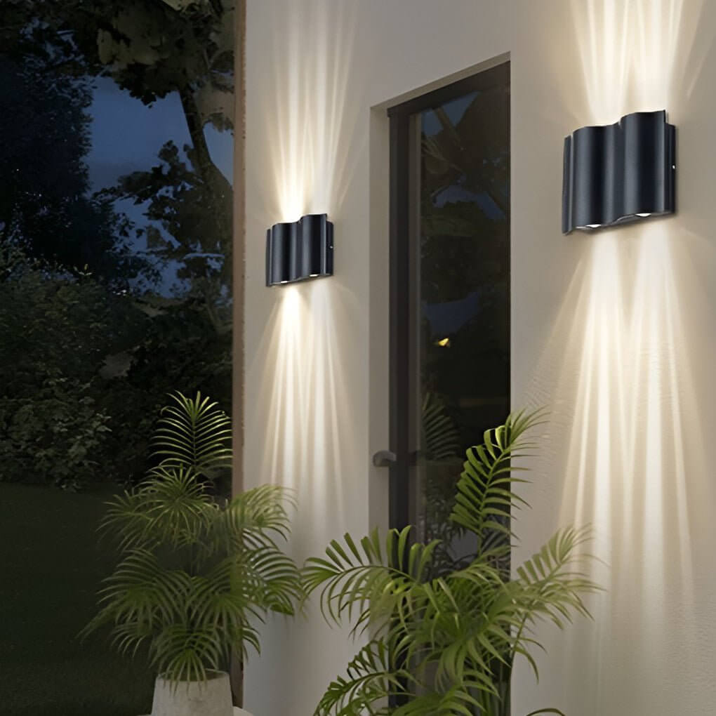 Modern Wave LED Outdoor Wall Light – view 3 | BROKLEN